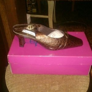 Stylish brown womens shoe